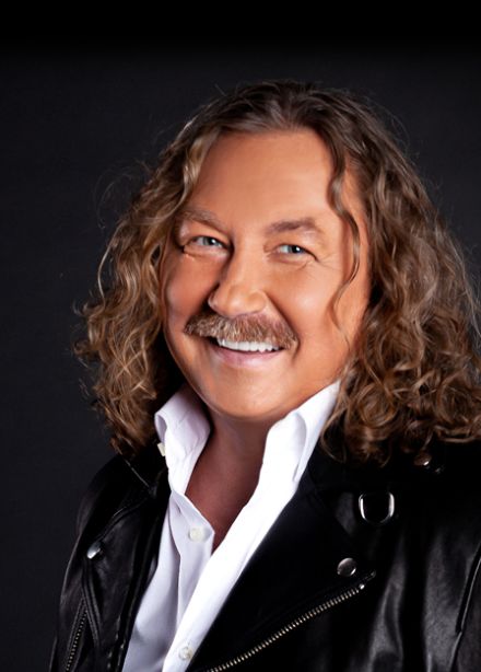 Игорь Николаев